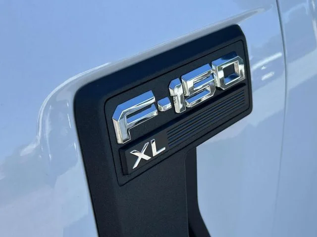 New 2026 Oxford White Ford XL image 7