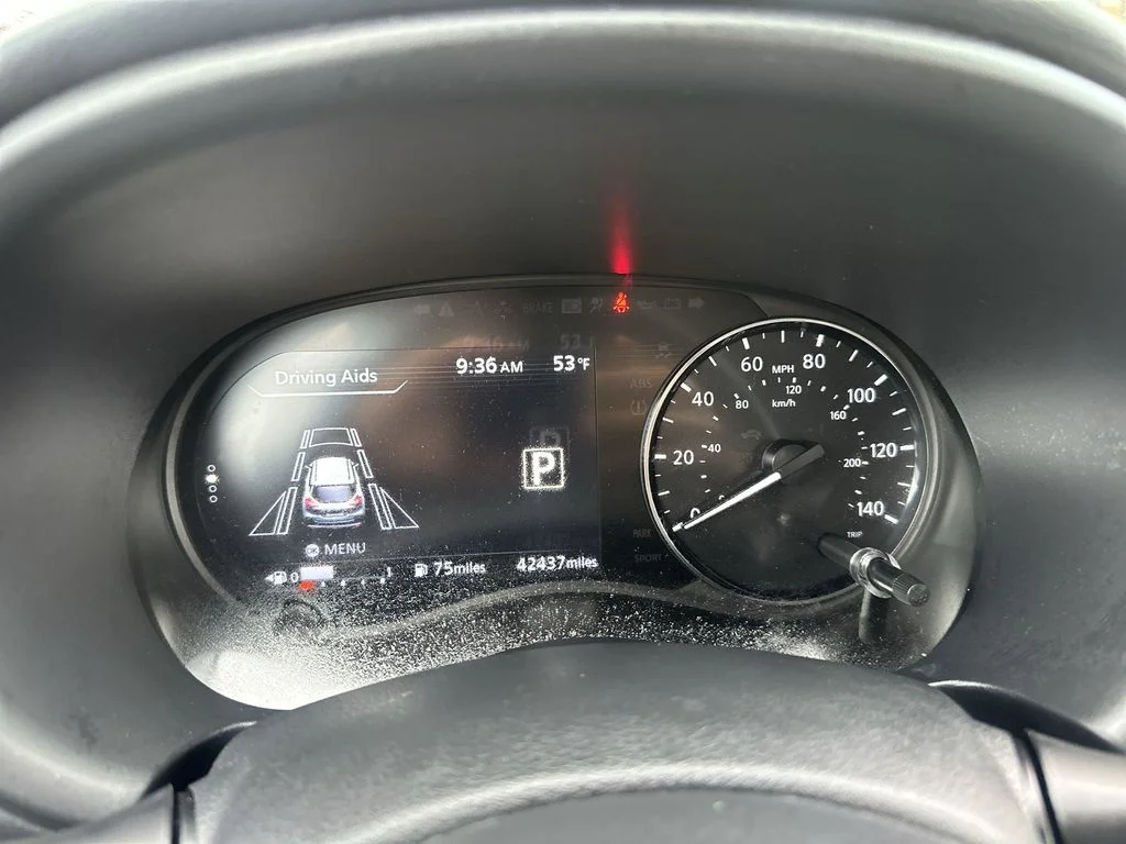 Used 2023 Orange Nissan SR image 17