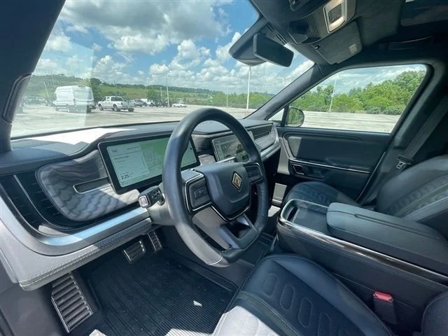 Used 2022 White Rivian Adventure image 20