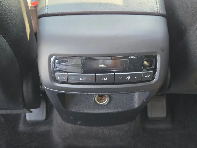 Used 2022 White Hyundai SEL image 17