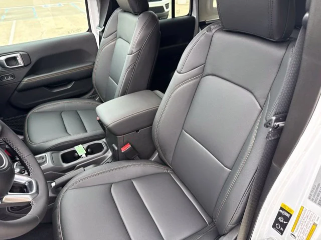 New 2027 White Jeep Sahara image 17