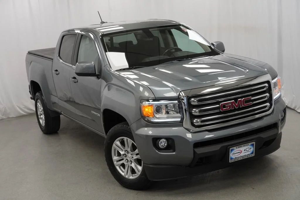 Used 2020 SATIN STEEL METALLIC GMC 4WD SLE image 34