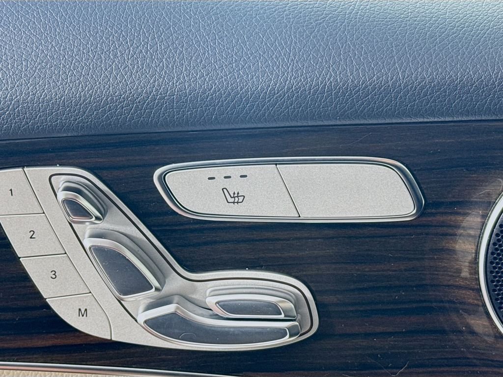 Used 2021  Mercedes-Benz GLC 300 image 20