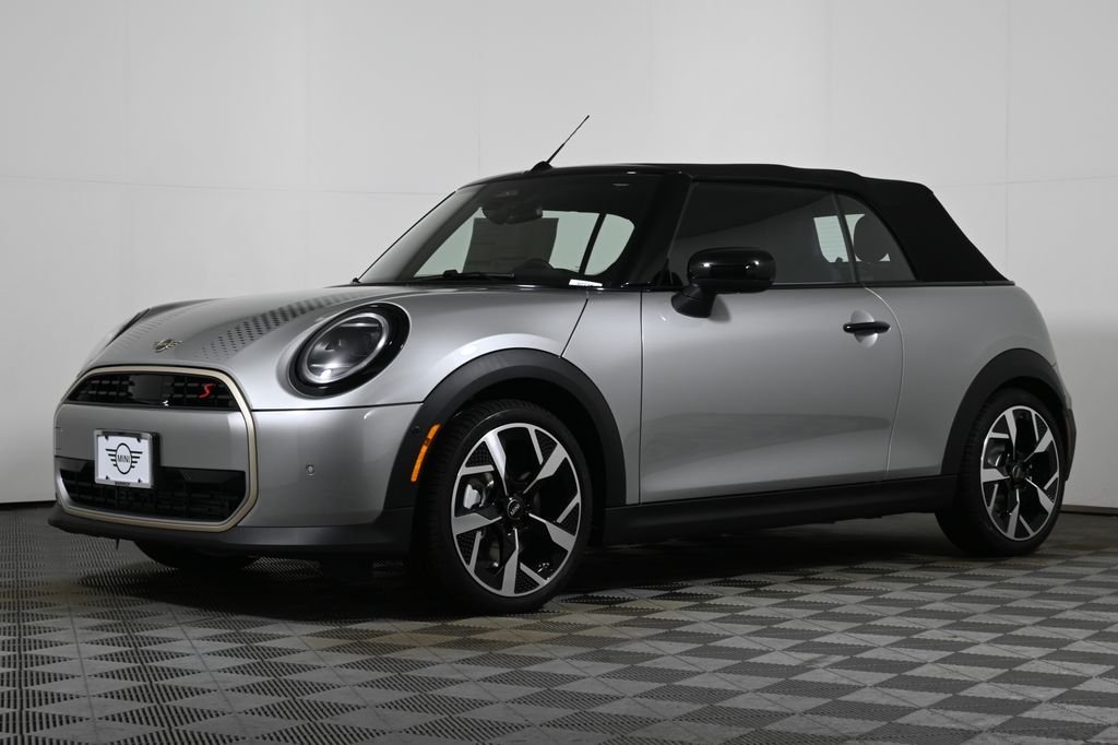 New 2026 Silver MINI Signature Plus image 5