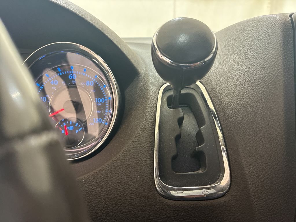 Used 2016 White Chrysler Touring image 19