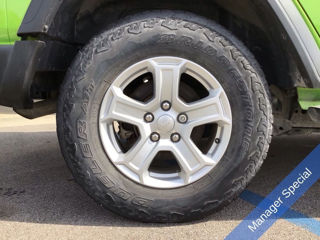Used 2018 Green Jeep Unlimited Sport S image 17