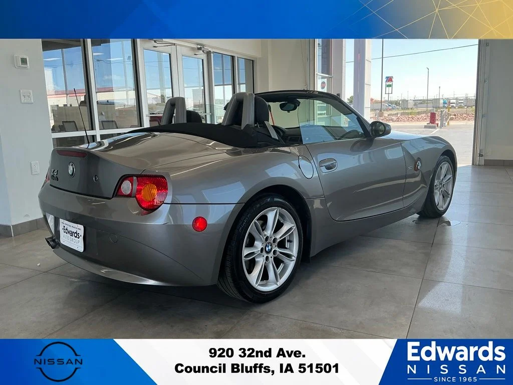 Used 2003 Gray BMW 3.0i image 7
