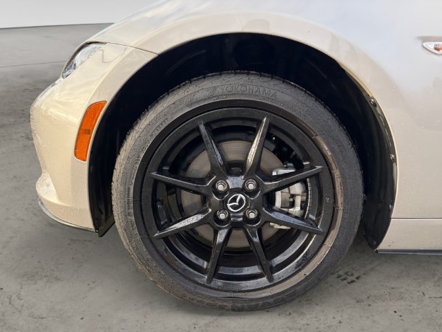 Used 2022 Silver Mazda Sport image 9