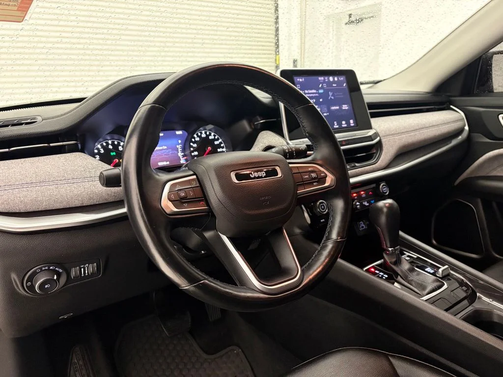 Used 2022 Gray Jeep Latitude image 2