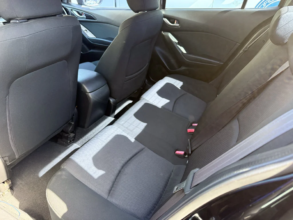 Used 2016  Mazda i Sport image 4