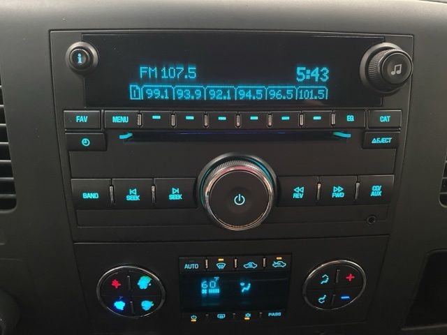 Used 2013 Black Chevrolet LT image 4
