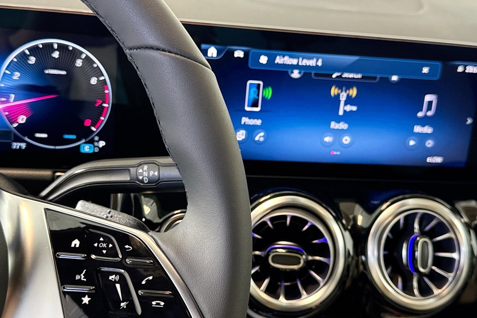 New 2026 Polar White Mercedes-Benz GLA 250 image 15