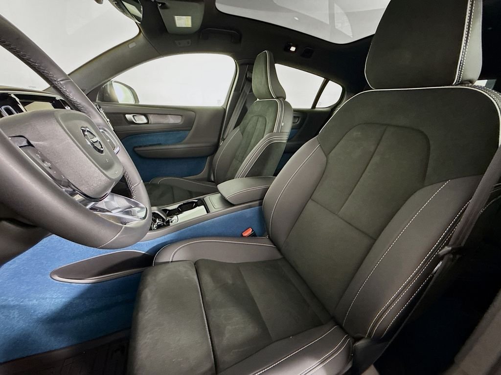 Used 2023 White Volvo Twin Plus image 5