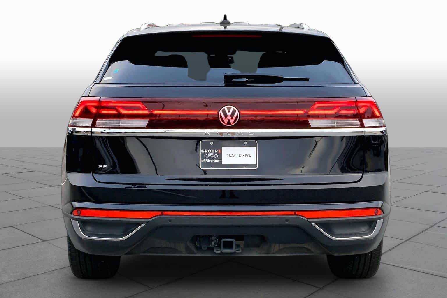 Used 2026 Deep Black Pearl Volkswagen 2.0T SE w/Technology image 5