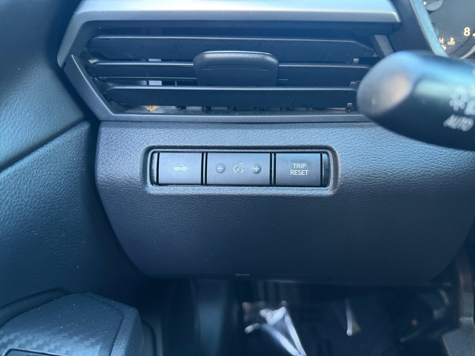 Used 2020 Deep Blue Pearl Nissan 2.5 SR image 17