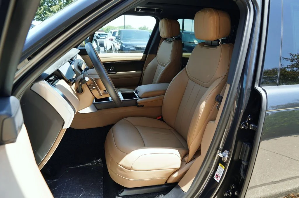 New 2026 Carpathian Grey Land Rover SE image 12