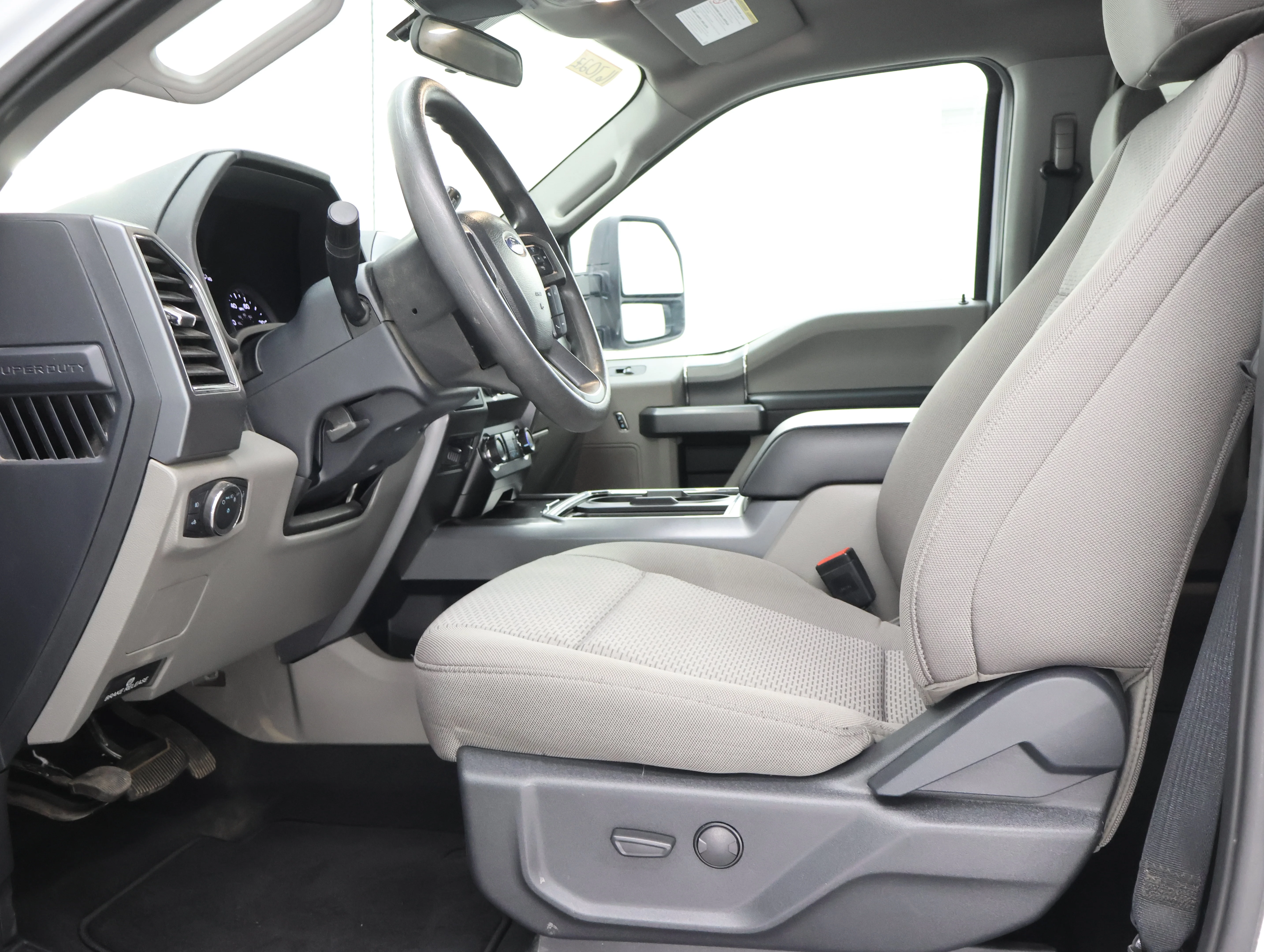 Used 2022 Oxford White Ford XLT image 8