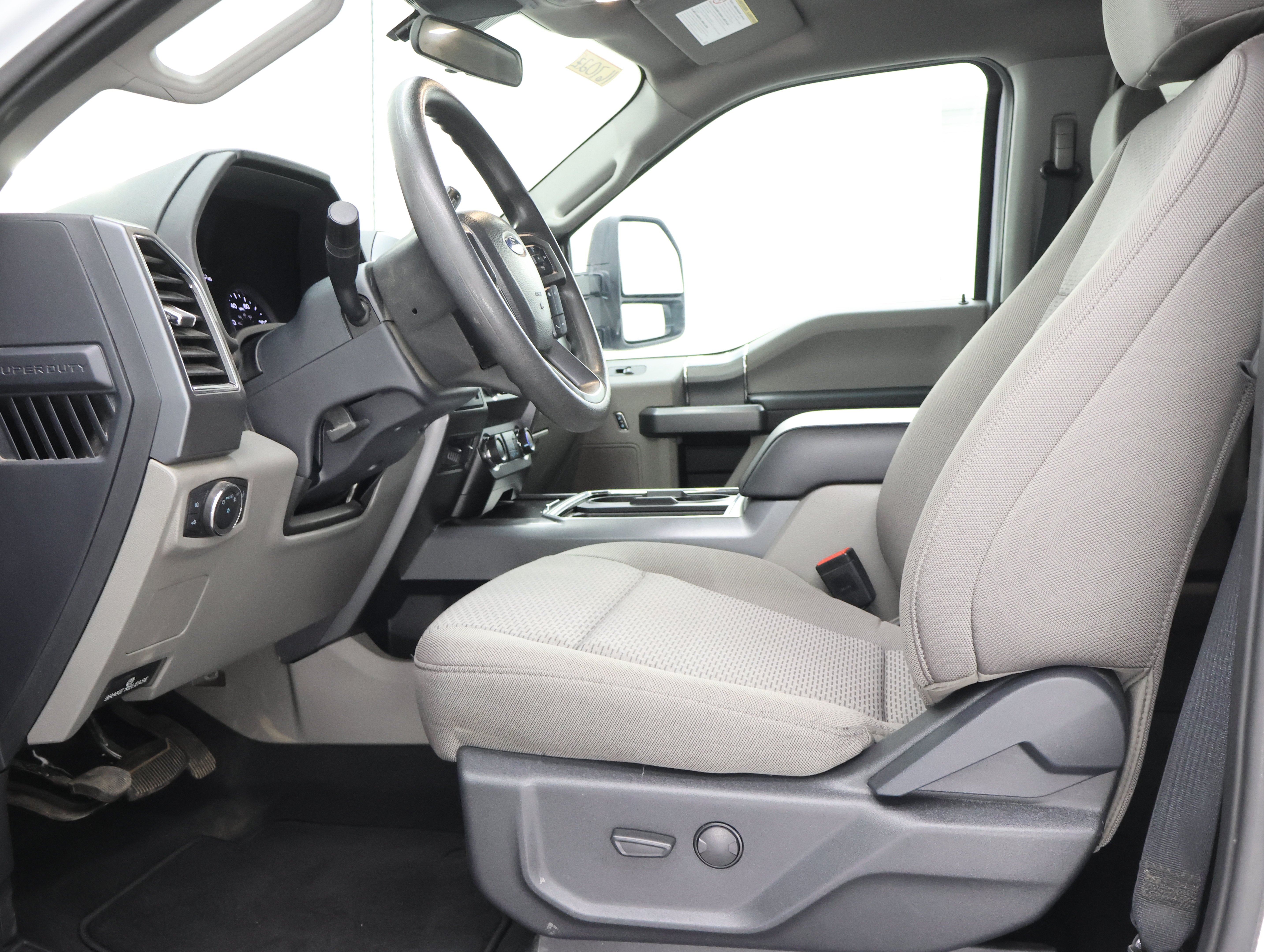 Used 2022 Oxford White Ford 4x4 Crew Cab XLT w/FX4: CREW-SHORT-XLT-6.7L DIESEL-FX4-NAVIGATION-4WD-1 OWNER image 8