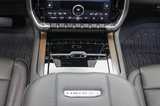 2027 GMC Yukon Denali - Photo 22