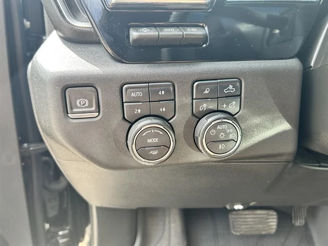 Used 2024 BLACK CHEVROLET High Country image 28