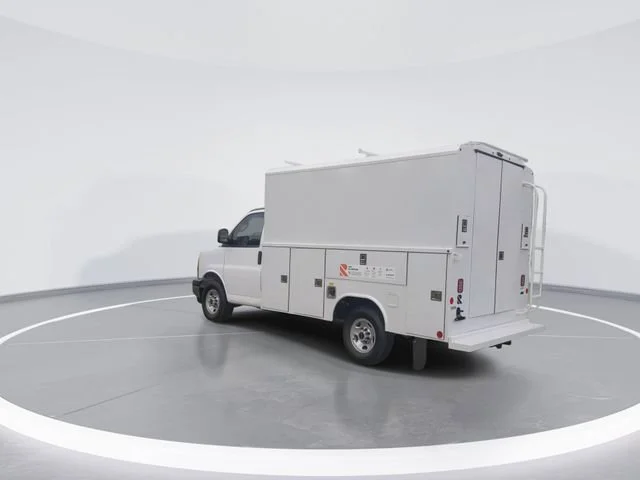 New 2025 Summit White GMC 1WT image 5