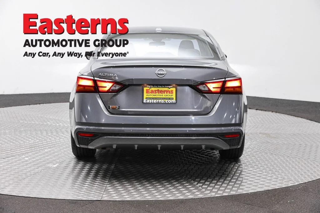 Used 2025 Gray Nissan 2.5 SV image 6