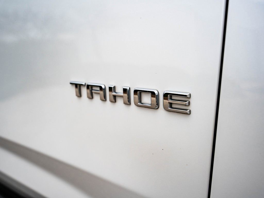 Used 2021 Iridescent Pearl Tricoat Chevrolet Premier image 15