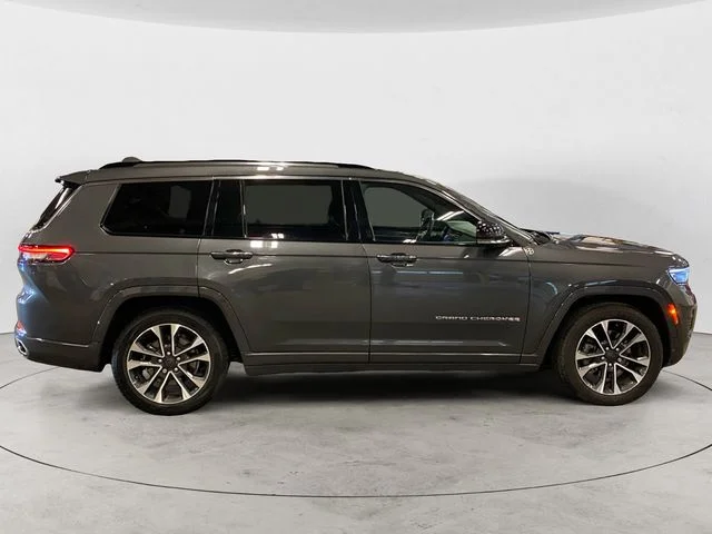 Used 2022 Gray Jeep Overland image 4