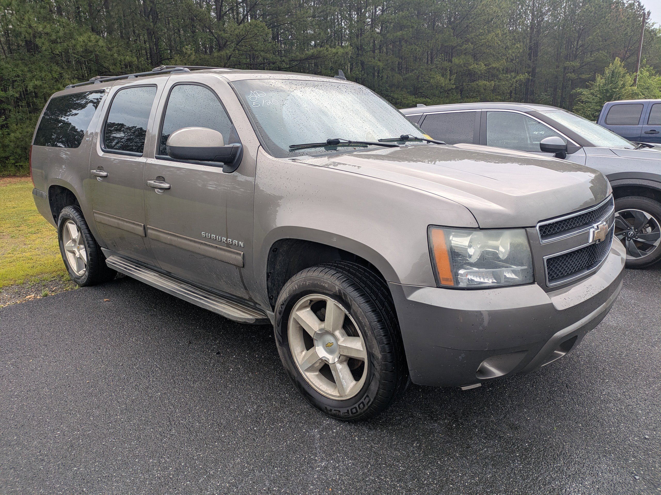 2011 Chevrolet Suburban 4WD 1500 LT's photo