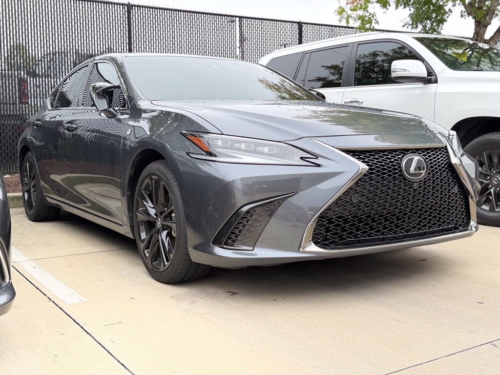 Used 2024 Gray Lexus 300h F SPORT Handling image 2