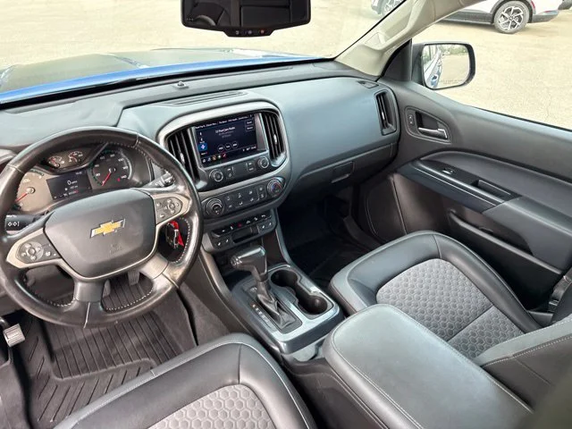 Used 2020 Blue Metallic Chevrolet Z71 image 3