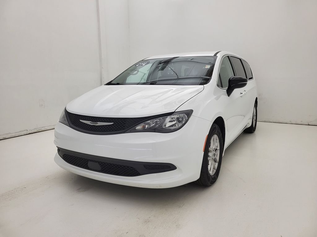 Used 2024 White Chrysler LX image 20