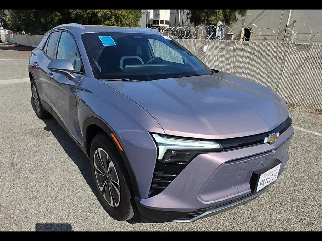 Used 2024 Chevrolet Blazer EV LT with VIN 3GNKDBRJ9RS223123 for sale in Smithville, MO