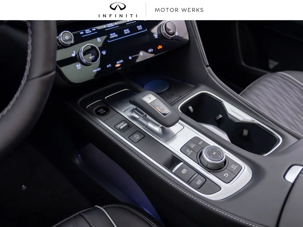 New 2027 2T RAD WHT INFINITI Autograph AWD image 11