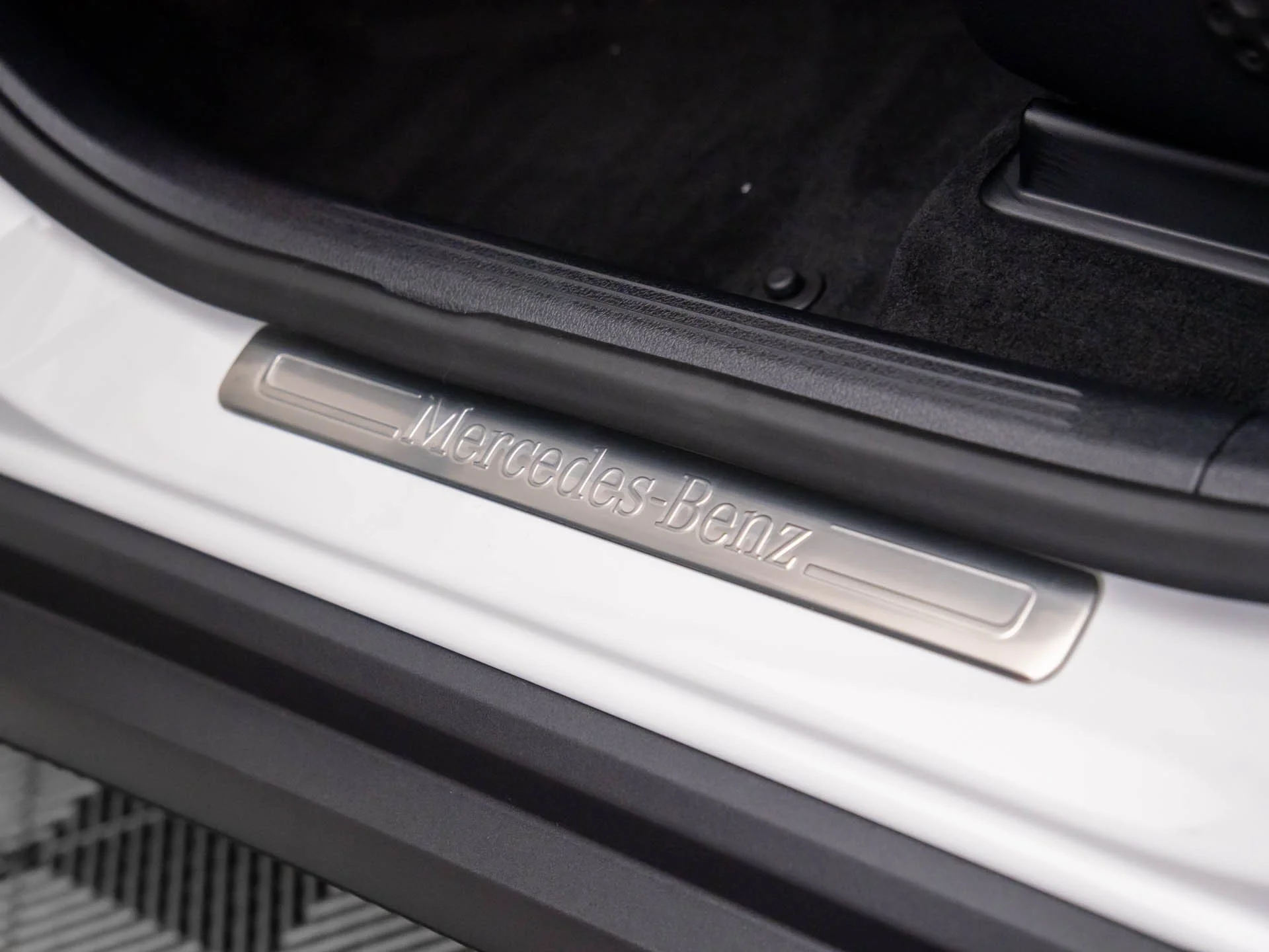 New 2026 White Mercedes-Benz GLC 300 image 13