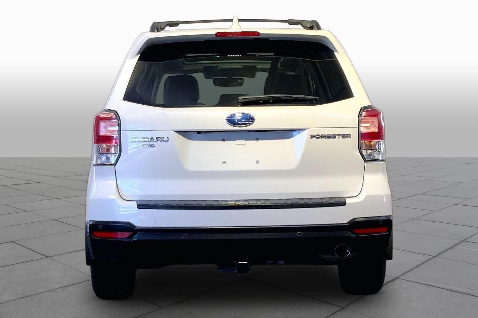 Used 2018 Crystal White Pearl Subaru Limited image 5