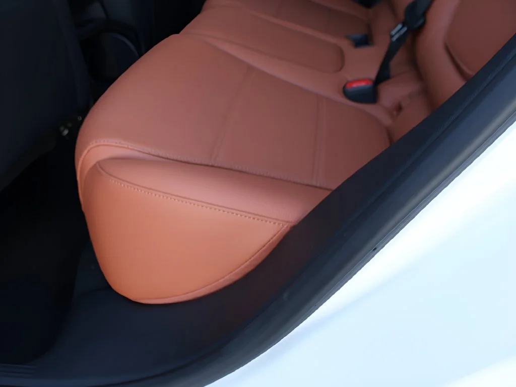 New 2026 Polar White Mercedes-Benz GLC 300 image 21