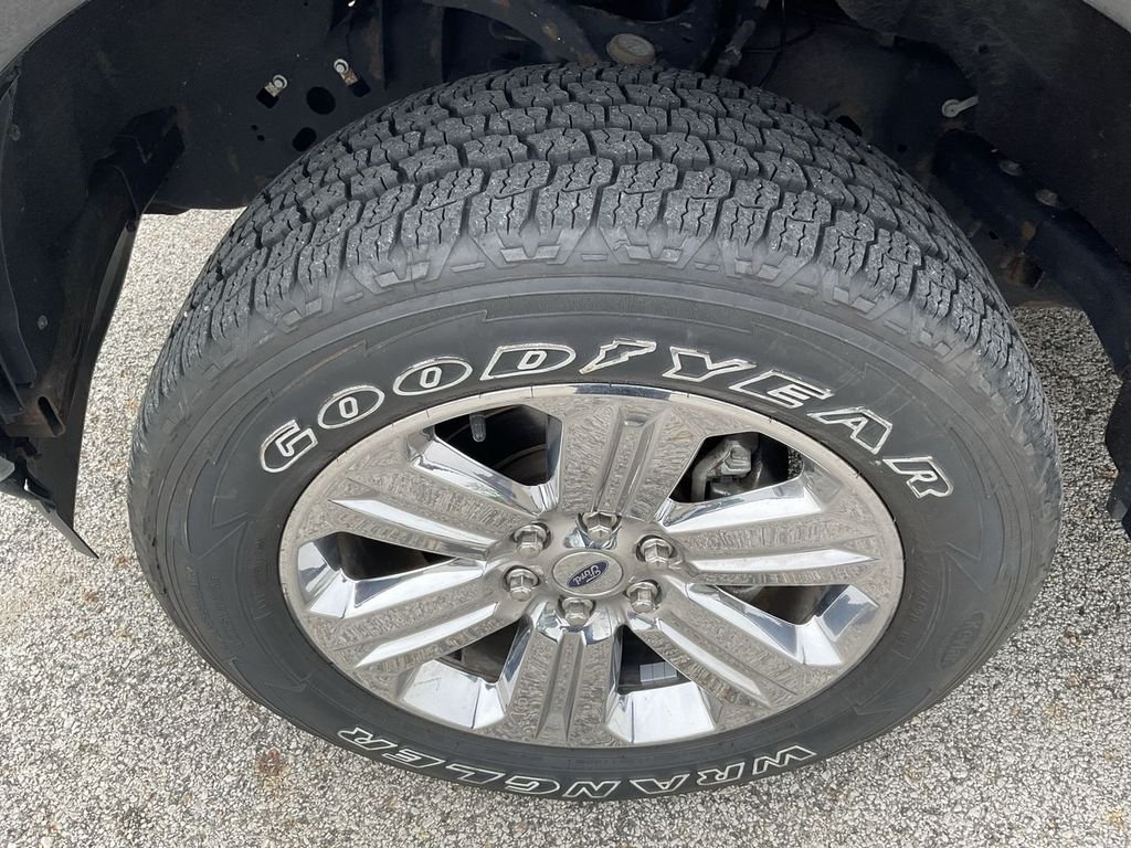 Used 2020 Black Ford Lariat image 10