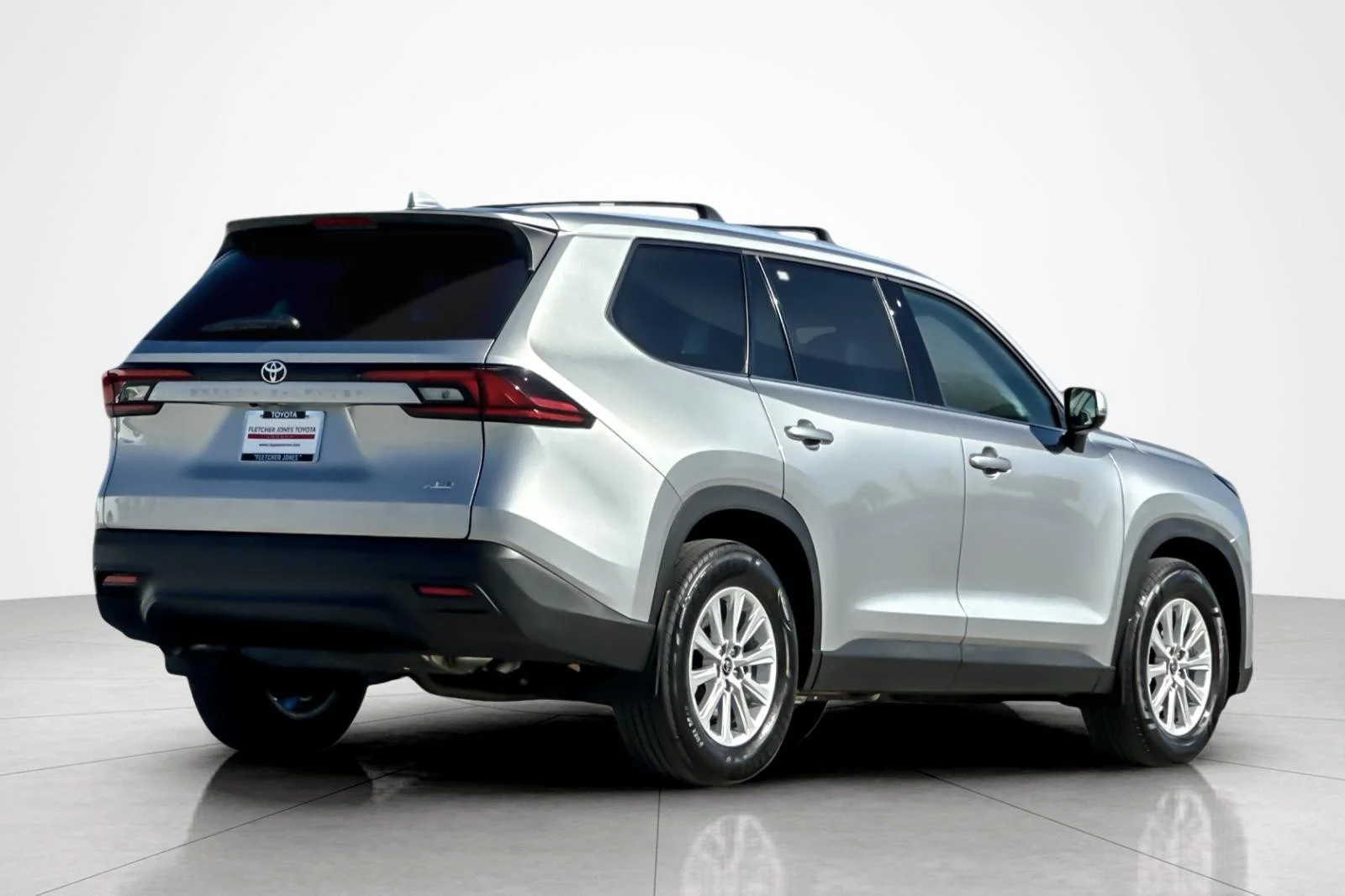 Certified Used 2026 CELESTIAL SILVER MET Toyota XLE image 5