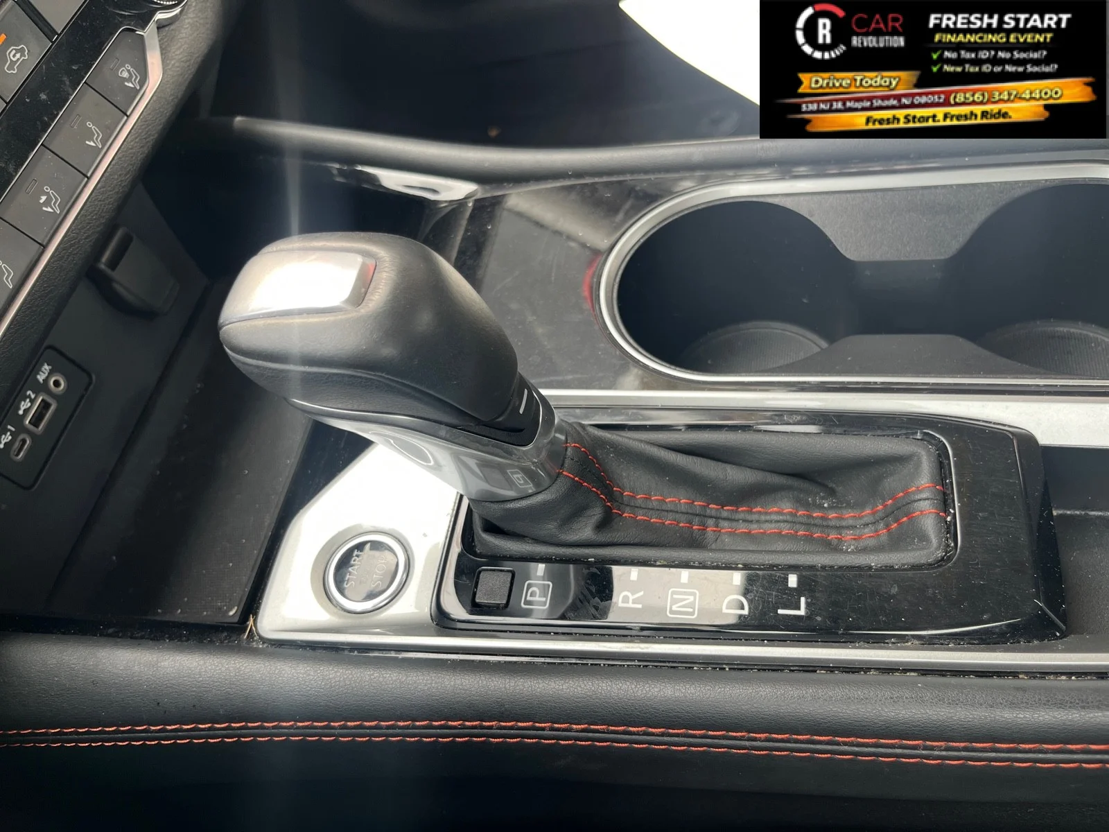 Used 2025 Pearl White Tricoat Nissan SR image 19