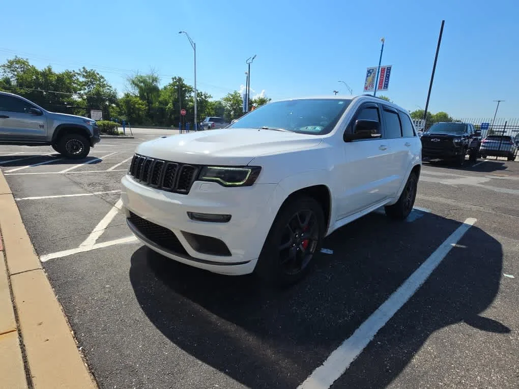 Used 2019 Bright White Clearcoat Jeep Limited X image 5
