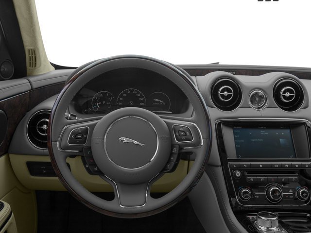Used 2017  Jaguar XJL Portfolio image 7