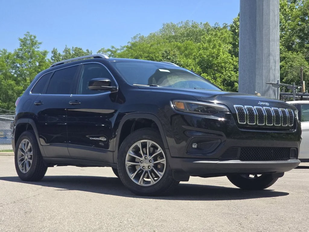 2019 Jeep Cherokee Latitude Plus 4X4's photo