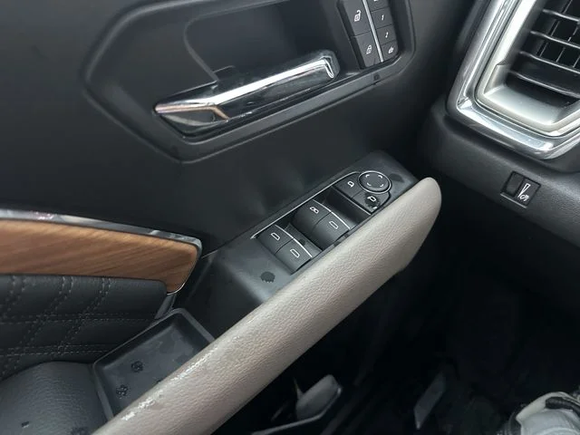 Used 2024 White GMC Denali image 14