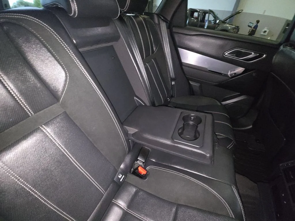 Used 2023 Black Land Rover R-Dynamic S MHEV image 35