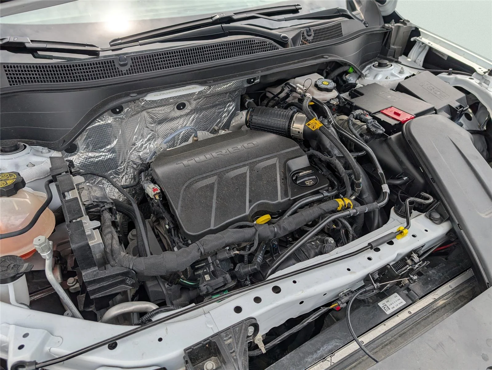 Used 2025 Summit White Chevrolet LT image 35