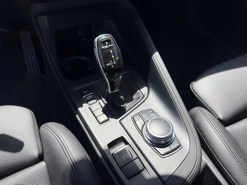 Used 2020 Black BMW sDrive28i image 28