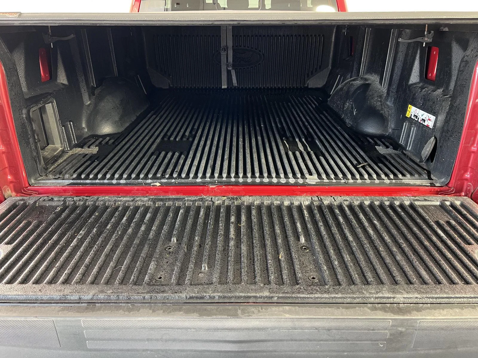 Used 2022  Ford XL image 22