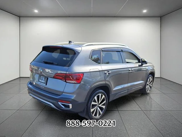 Certified Used 2024 Platinum Gray Metallic Volkswagen 1.5T SE image 5