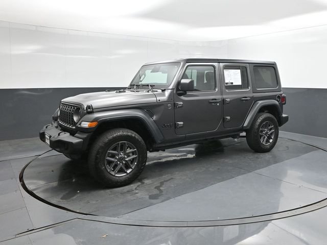 Used 2025 Gray Jeep Sport S image 1
